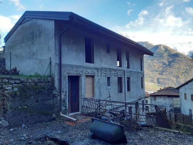 Casa in vendita a Comunità montana della valle Camonica, Cerveno
