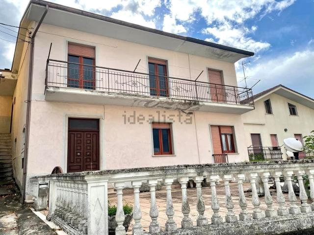 Casa in vendita a Castelfranci, Campania