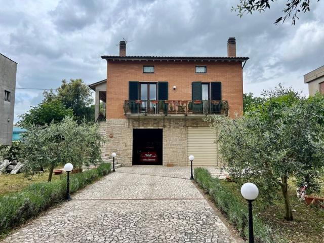 Casa in vendita a Colpetrazzo, Umbria