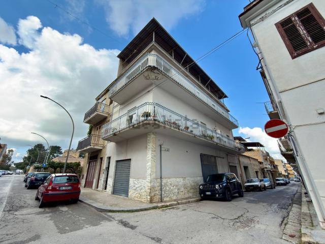 Casa in vendita a Partinico, Sicilia
