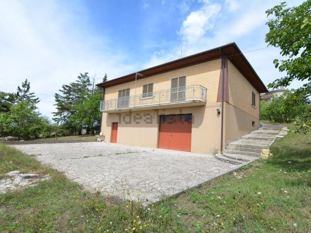Casa in vendita a Bisaccia, Campania