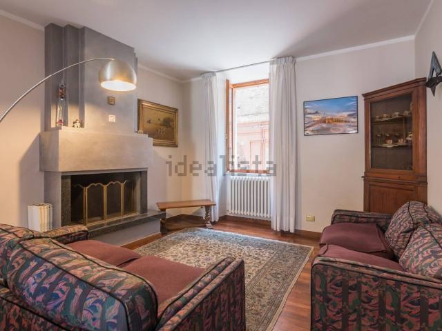 Casa in vendita a Centro storico, Marche