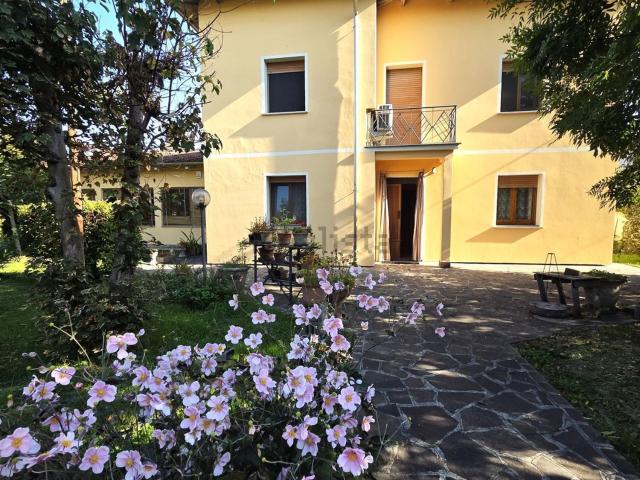 Casa in vendita a Bassa Reggiana, Re