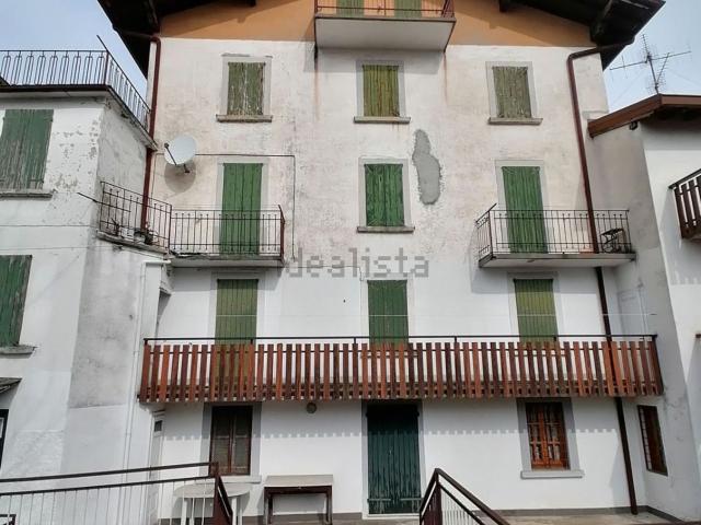 Casa in vendita a Borgo storico Taramelli, Selvino