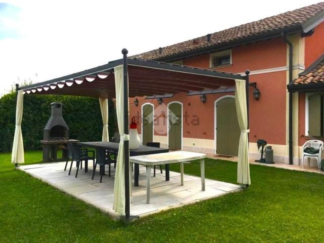 Casa in vendita a Unione Comuni Modenesi Area Nord, Mirandola