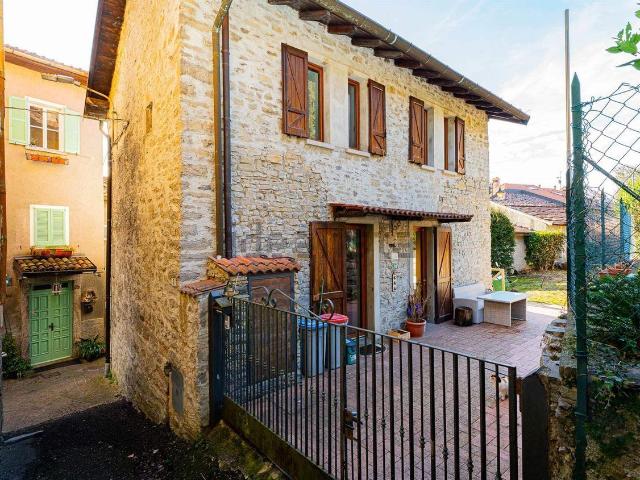Casa in vendita a Bologna, Perledo