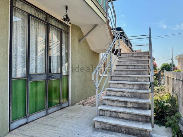 Casa in vendita a Cappuccini, Thiene