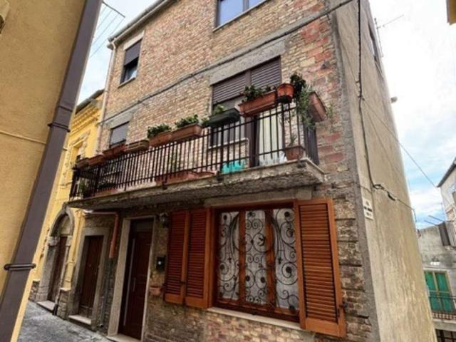 Casa in vendita a Montenero di Bisaccia, Molise