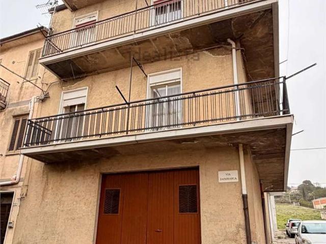 Casa in vendita a Rione Dalmazia, Mussomeli