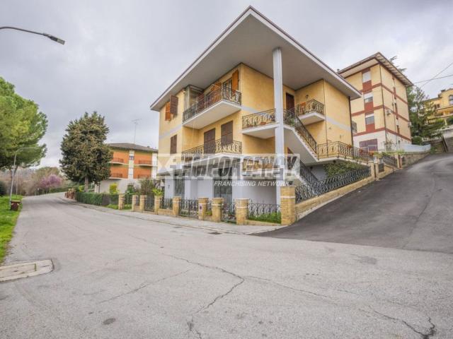 Casa in vendita a Corridonia, Macerata