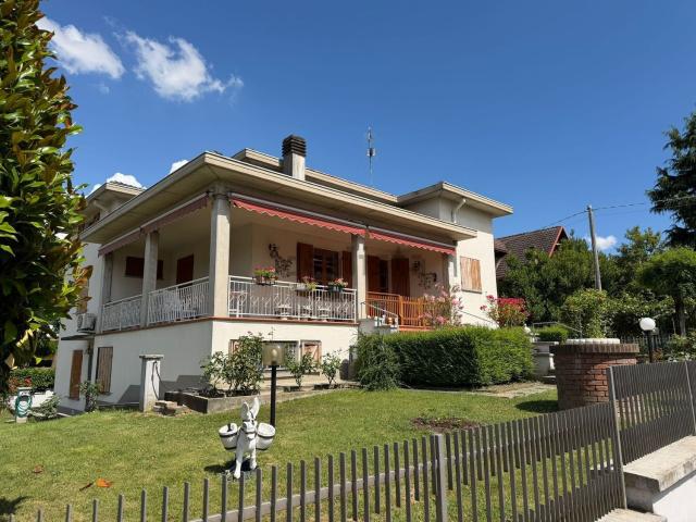 Casa in vendita a Collecchio, Reggio Emilia