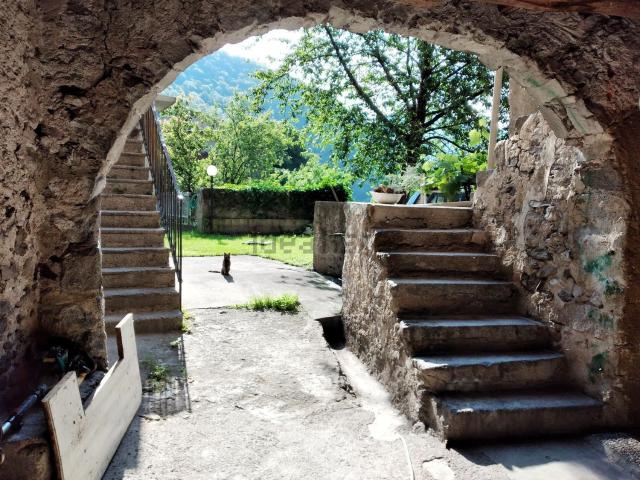 Casa in vendita a Comunità montana della Valle Sabbia, Lavenone