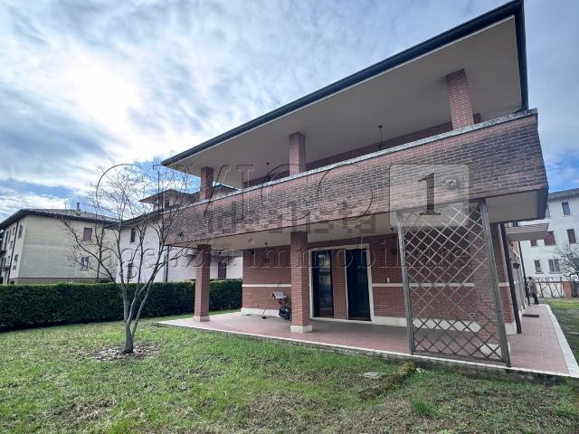 Casa in vendita a Quartiere Marconi, Torri Di Quartesolo