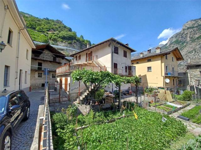 Casa in vendita a Hone, Aosta