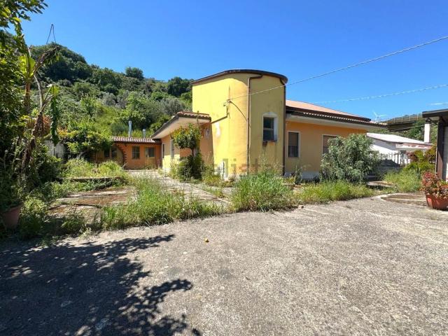 Casa in vendita a Calabria, Catanzaro