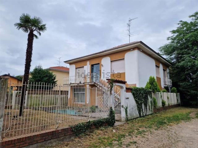 Casa in vendita a Santi Apostoli, Busto Arsizio