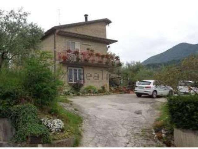 Casa in vendita a Cautano, Campania