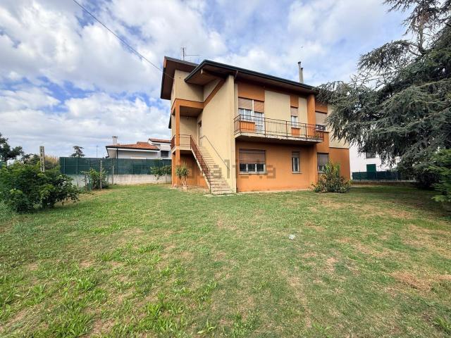 Casa in vendita a Bovolone, Verona