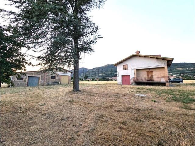 Casa in vendita a Gubbio, Umbria