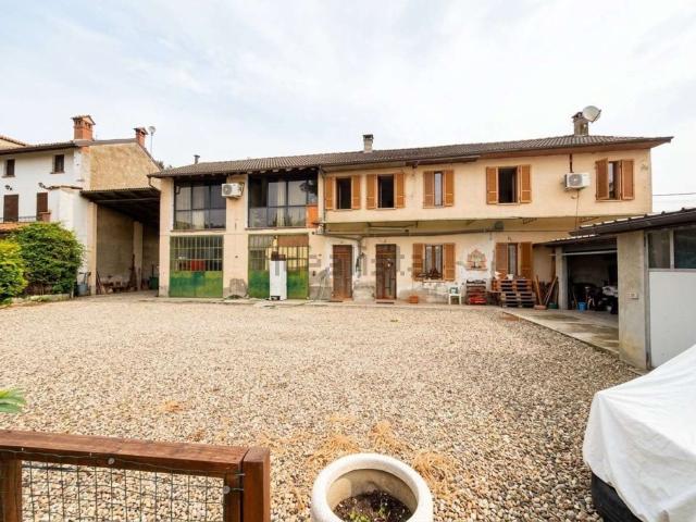 Casa in vendita a Breme, Pavia
