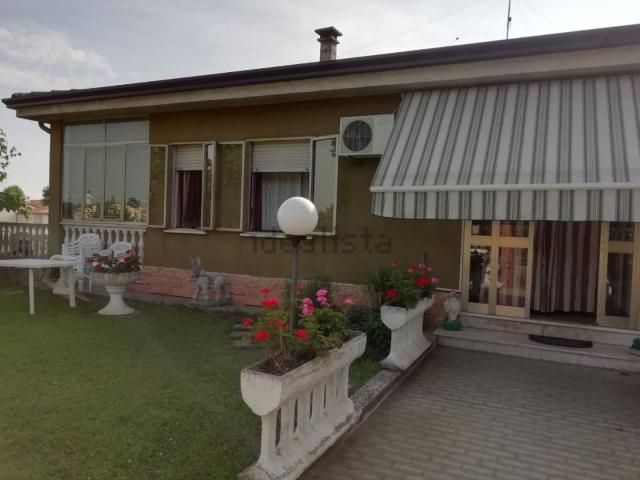 Casa in vendita a Badia Polesine, Rovigo