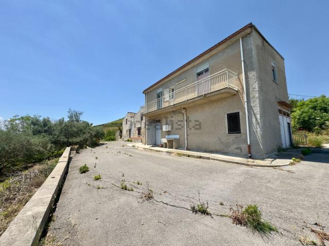 Casa in vendita a Caccamo, Sicilia
