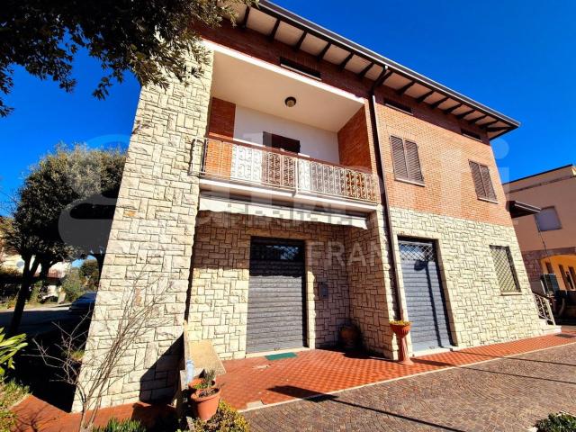 Casa in vendita a Bettona, Umbria
