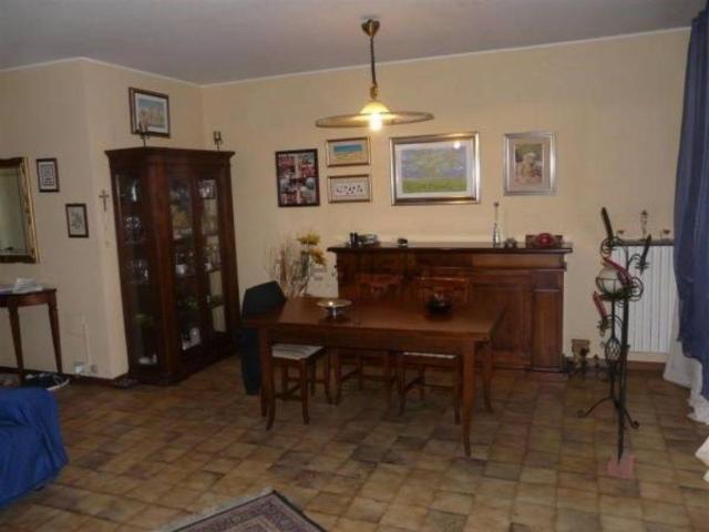 Casa in vendita a Re, Reggio Emilia