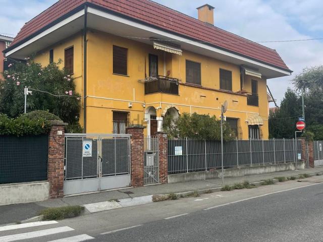 Casa in vendita a Leumann, Piemonte