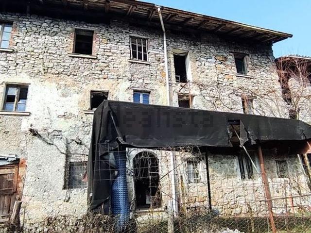 Casa in vendita a Comunità Montana della Valle Brembana, Zogno
