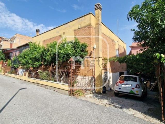 Casa in vendita a Finocchio, Roma Capitale