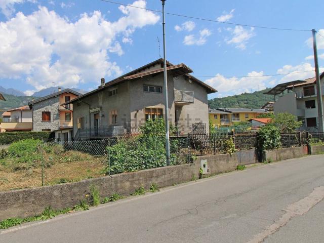 Casa in vendita a Comunità montana della valle Camonica, Esine