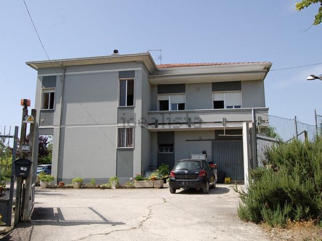 Casa in vendita a Roseto Degli Abruzzi, Abruzzo