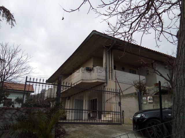 Casa in vendita a Unione dei Comuni della Val Vibrata, Tortoreto