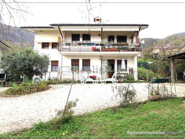 Casa in vendita a Pieve del Grappa, Segusino