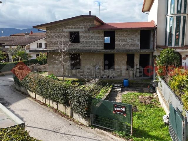 Casa in vendita a Montesarchio, Campania