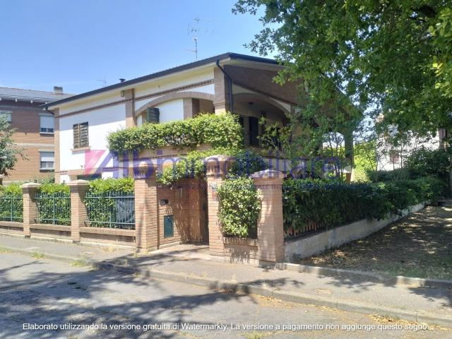 Casa in vendita a Massenzatico, Re