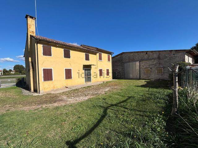 Casa in vendita a Fratte, Santa Giustina in Colle