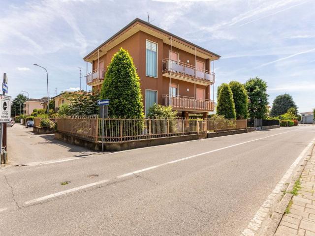Casa in vendita a Biassono, Lombardia