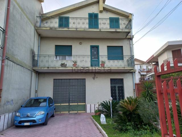 Casa in vendita a Piedimonte Etneo, Sicilia