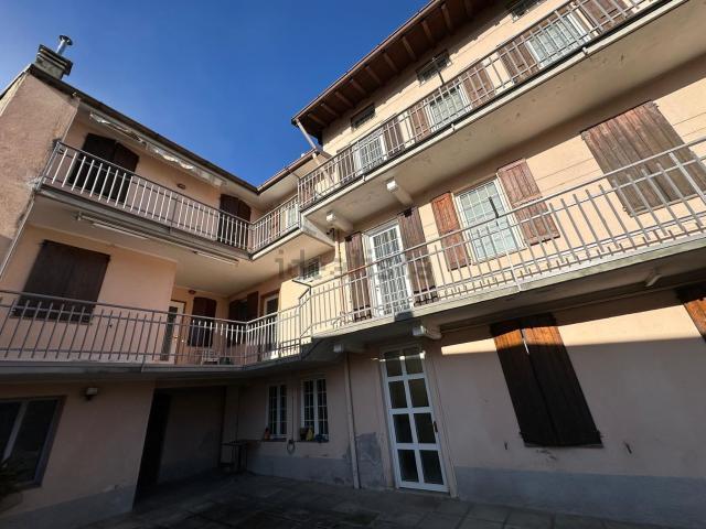 Casa in vendita a Carenno, Lombardia