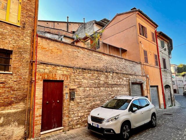 Casa in vendita a Centro, Marche