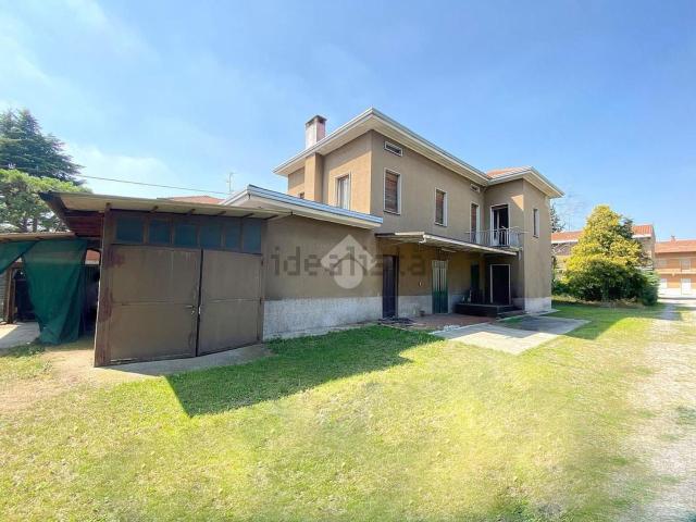 Casa in vendita a Samarate, Lombardia