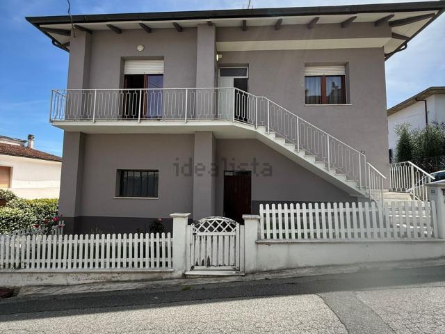 Casa in vendita a Bucine, Toscana