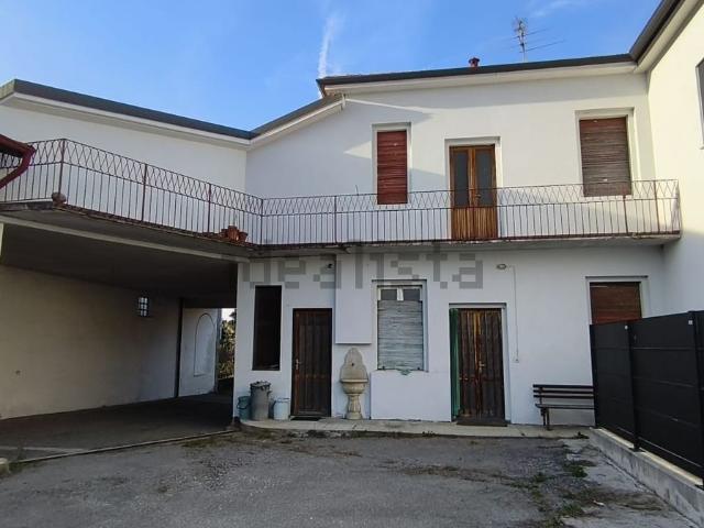 Casa in vendita a Cornate D'adda, Lombardia
