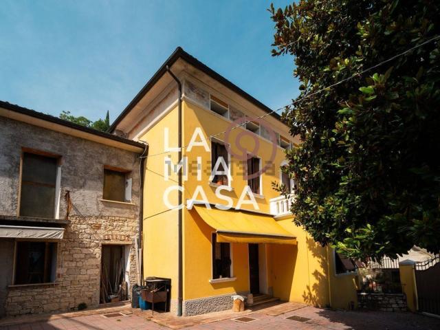 Casa in vendita a Valdobbiadene, Veneto