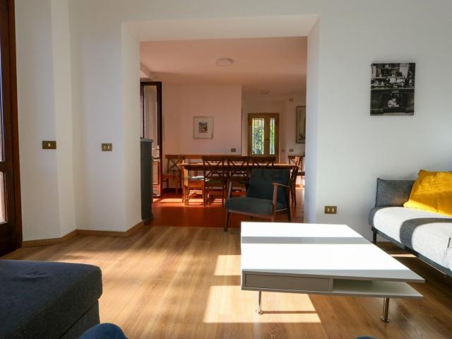 Casa in vendita a Argegno, Lombardia