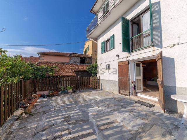 Casa in vendita a San Bartolomeo, Leivi