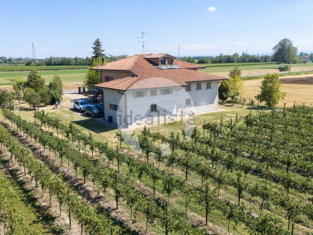 Casa in vendita a Pianura Reggiana, Re