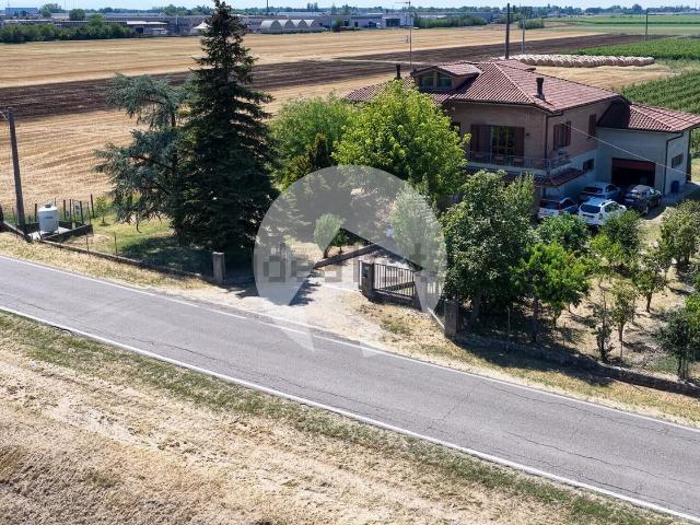 Casa in vendita a Pianura Reggiana, Re